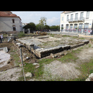 Reste der öffentlichen Latrine mit ehemals immerhin 68 Sitzplätzen